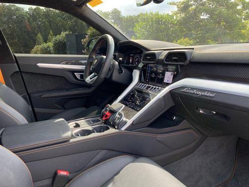 2024 Lamborghini Urus S
