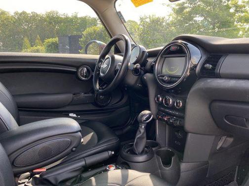 2017 MINI Hardtop Cooper