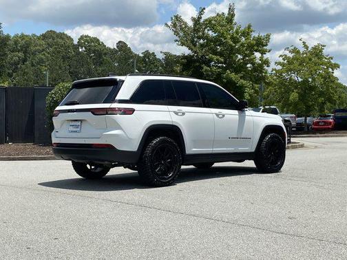 2023 Jeep Grand Cherokee Altitude