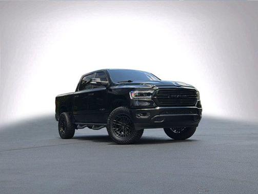 Diamond Black Crystal Pearlcoat 2021 RAM 1500 Big Horn/Lone Star