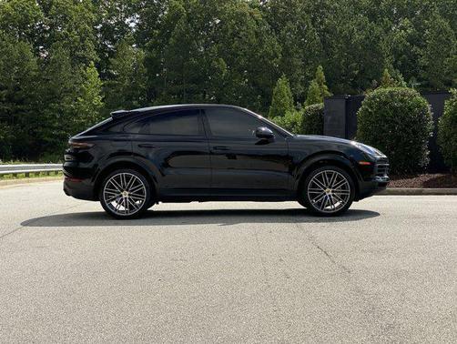 2023 Porsche Cayenne Platinum Edition