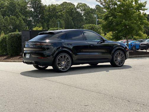 2023 Porsche Cayenne Platinum Edition