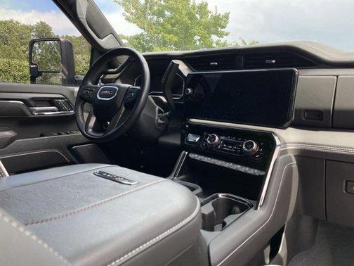 2024 GMC Sierra 2500 AT4