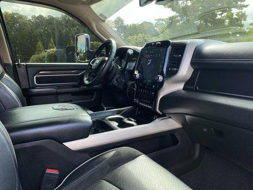 2021 RAM 2500 Laramie Crew Cab 4x4 6'4' Box