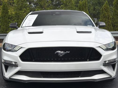 Oxford White 2021 Ford Mustang GT