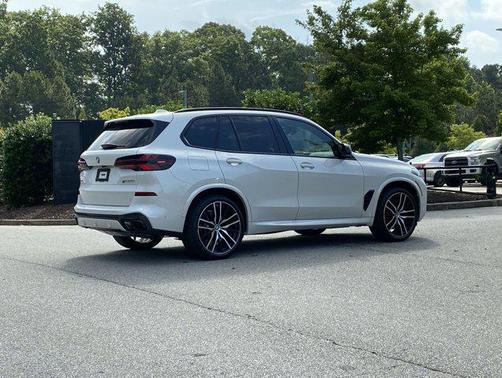 2025 BMW X5 M60i