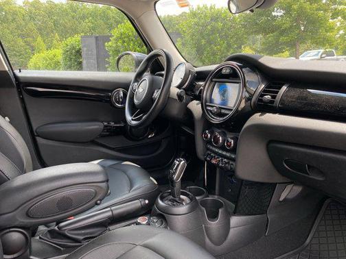 2021 MINI Hardtop Cooper