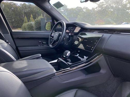 2024 Land Rover Range Rover Sport SE