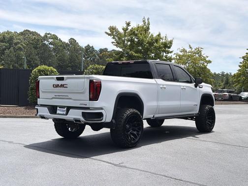 Summit White 2024 GMC Sierra 1500 AT4
