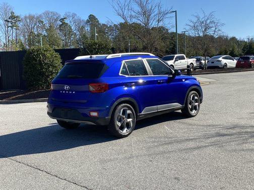 2023 Hyundai VENUE SEL