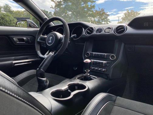 2018 Ford Shelby GT350 Base