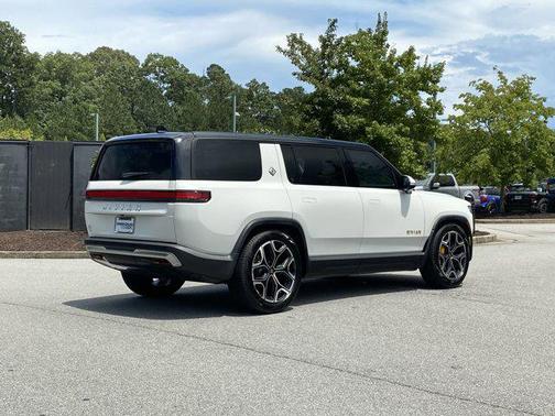 2024 Rivian R1S Adventure Quad Motor Large Pack