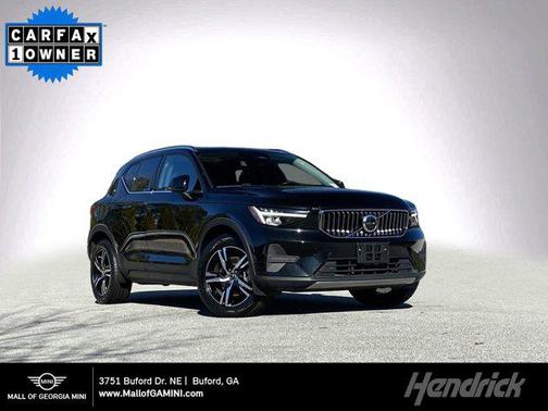 2025 Volvo XC40 B5 Core Bright Theme