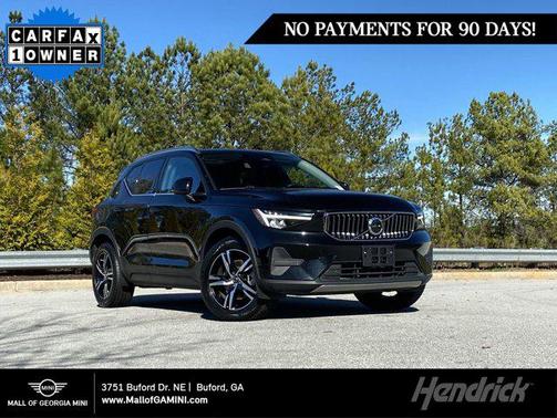 2025 Volvo XC40 B5 Core Bright Theme