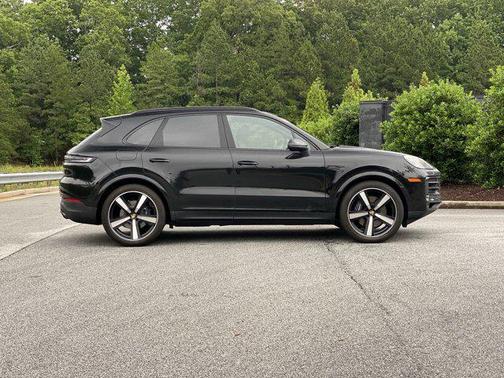 2024 Porsche Cayenne AWD