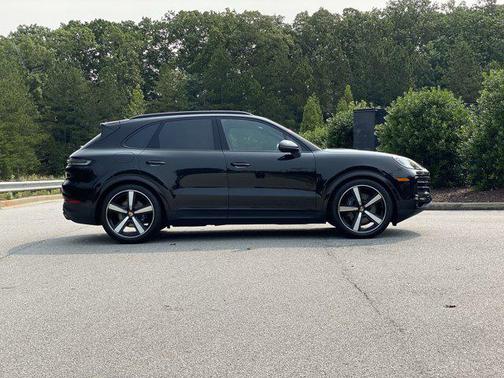 2024 Porsche Cayenne AWD