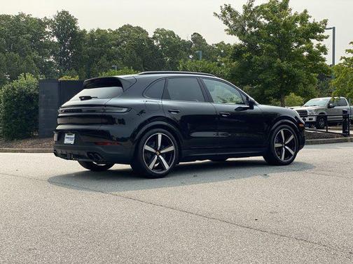 2024 Porsche Cayenne AWD