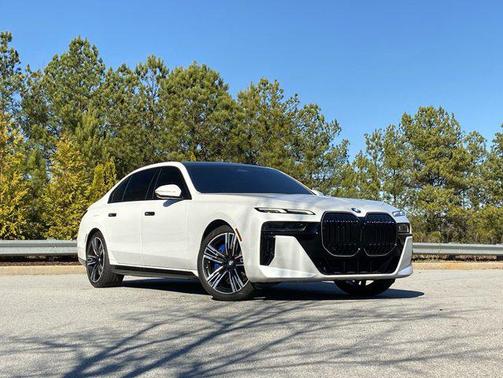 2025 BMW 740 740i