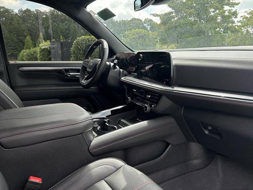 2025 Chevrolet Tahoe 4WD RST