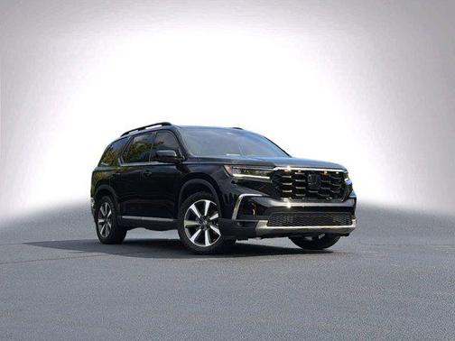 Crystal Black Pearl 2024 Honda Pilot Elite