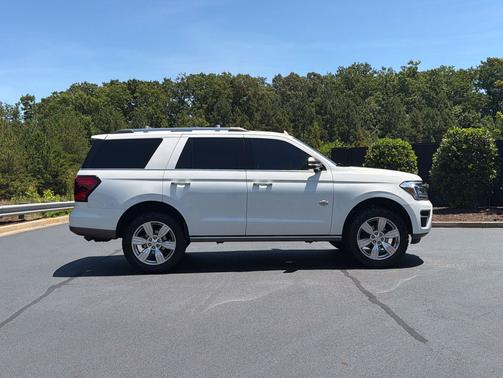 Star White Metallic Tri-Coat 2024 Ford Expedition King Ranch