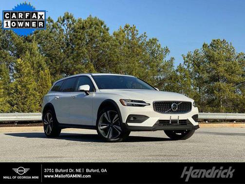 2025 Volvo V60 Cross Country B5 Plus