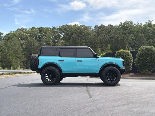 Shadow Black 2025 Ford Bronco Outer Banks