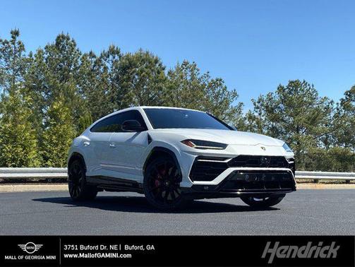 Bianco Comes Metallic 2022 Lamborghini Urus AWD