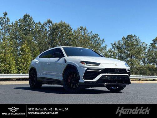 Bianco Comes Metallic 2022 Lamborghini Urus AWD