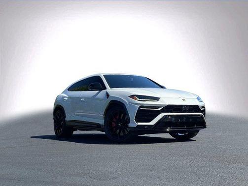 2022 Lamborghini Urus AWD