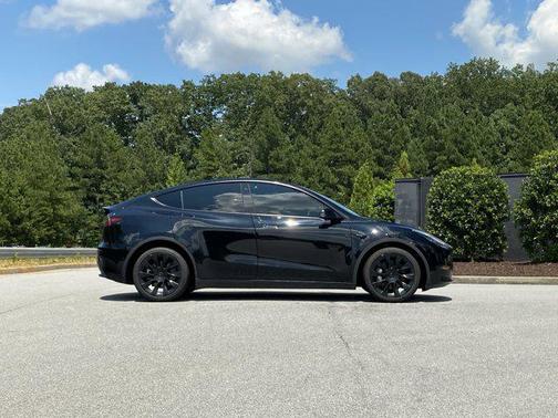 2022 Tesla Model Y Long Range Dual Motor All-Wheel Drive