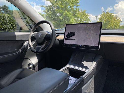 2022 Tesla Model Y Long Range Dual Motor All-Wheel Drive