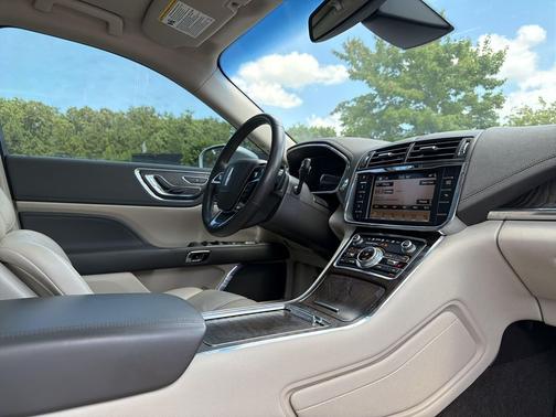 Ingot Silver Metallic 2019 Lincoln Continental Select