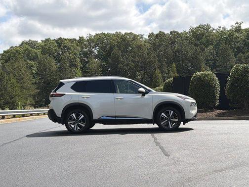 Pearl White Tricoat 2023 Nissan Rogue SL