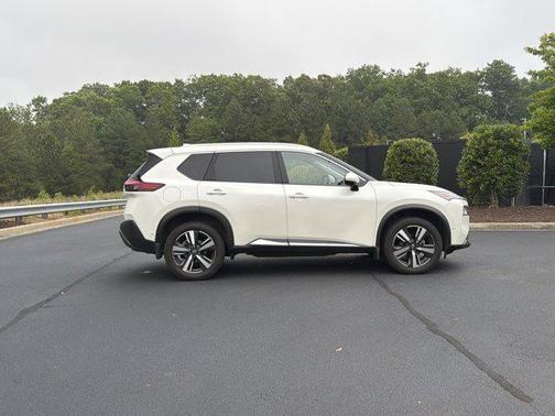 Pearl White Tricoat 2023 Nissan Rogue SL