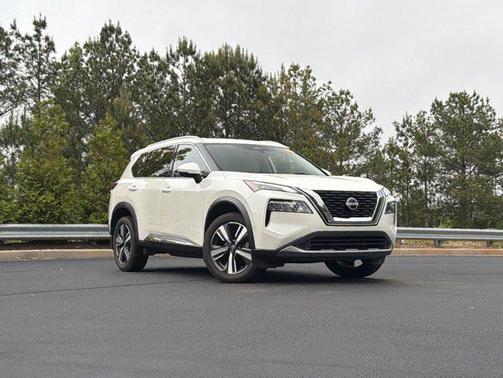 Pearl White Tricoat 2023 Nissan Rogue SL