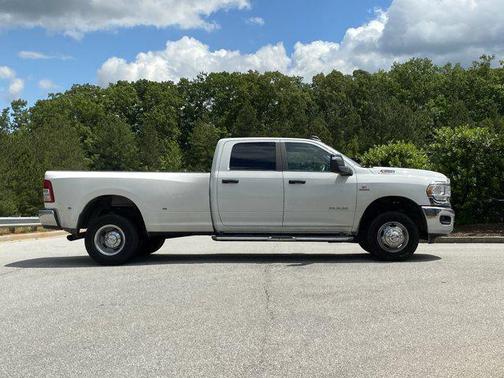 2024 RAM 3500 Big Horn Crew Cab 4x4 8' Box