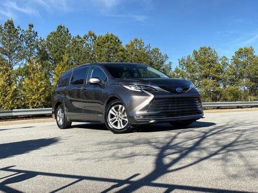 2021 Toyota Sienna Limited 7-Passenger