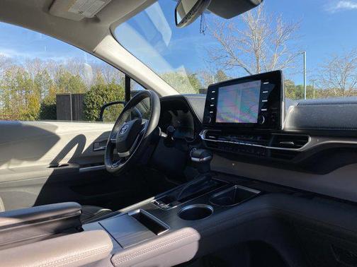 2021 Toyota Sienna Limited 7-Passenger