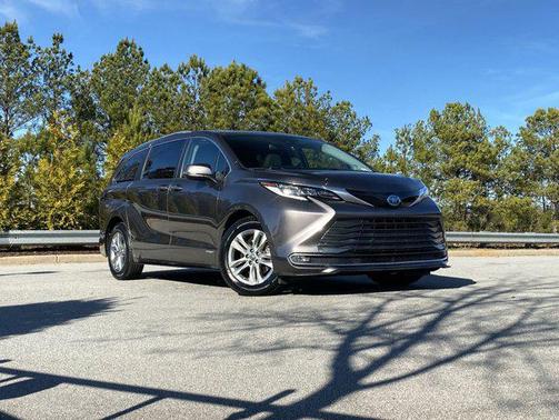2021 Toyota Sienna Limited 7-Passenger