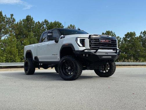 2024 GMC Sierra 2500 AT4