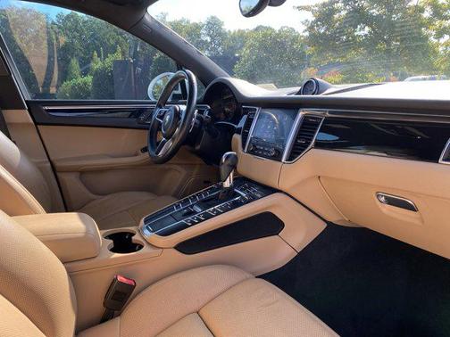 2018 Porsche Macan AWD