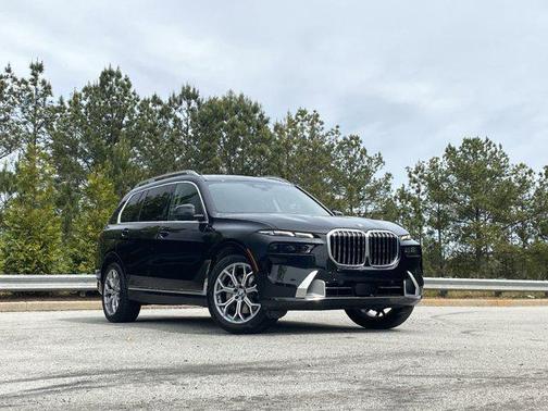 Black Sapphire Metallic 2024 BMW X7 xDrive40i