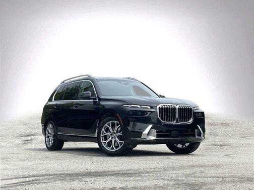 Black Sapphire Metallic 2024 BMW X7 xDrive40i