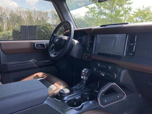 Azure Gray Metallic Tri-Coat 2024 Ford Bronco Outer Banks