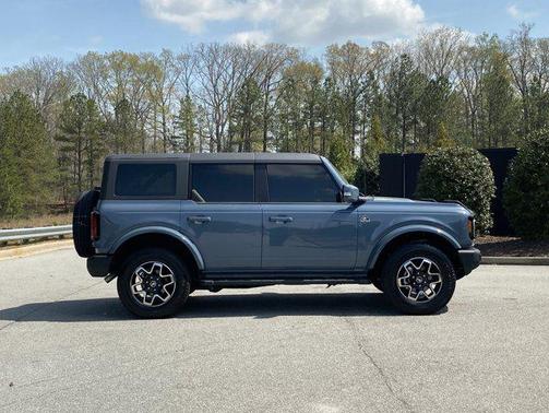Azure Gray Metallic Tri-Coat 2024 Ford Bronco Outer Banks