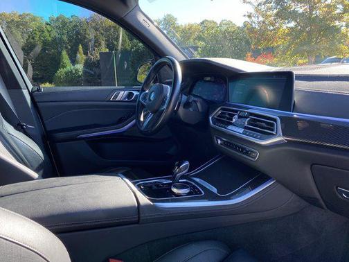 2022 BMW X5 M50i