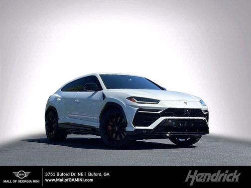 Bianco Comes Metallic 2022 Lamborghini Urus AWD