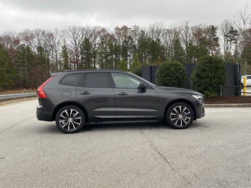 2025 Volvo XC60 B5 Plus