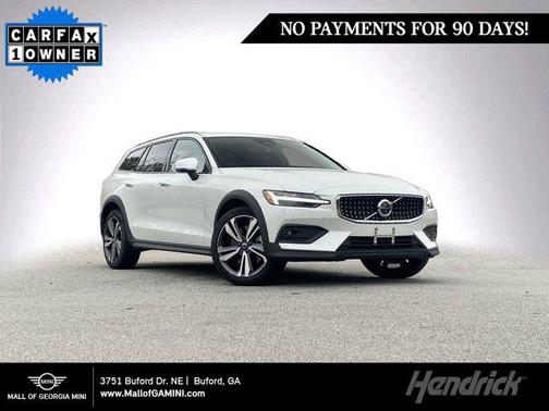 2025 Volvo V60 Cross Country Plus, B5 AWD Gas (mild hybrid)